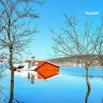 کلبه غرق شده در دریاچه سقالکسار در فصل زمستان