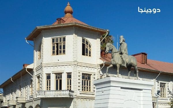 هتل ایران رشت در میدان شهرداری، روبروی مجسمه میرزا کوچک خان