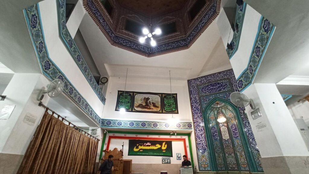 عکس از  داخل مسجد مستوفی واقع در محله استادسرا رشت
