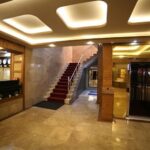 لابی هتل ابریشمی لاهیجان