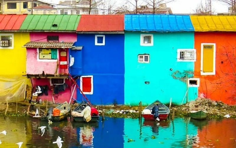 خانه های رنگی در انزلی